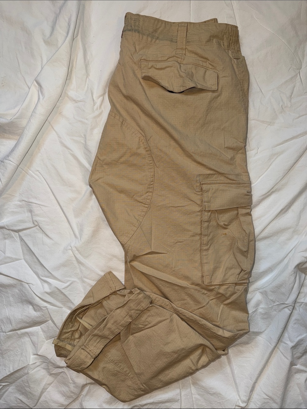 Nike Men’s Tan Cargo Pants with Multiple Pockets